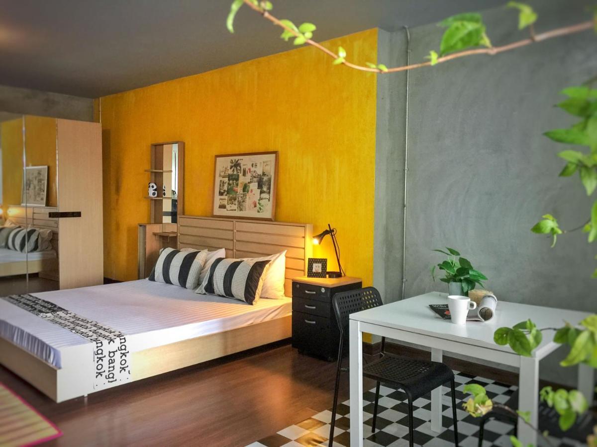 Five Stars Ratchada 19 Hostel Bangkok Exterior photo