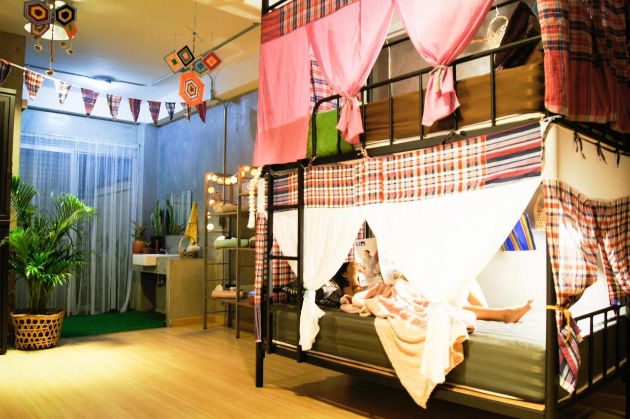 Five Stars Ratchada 19 Hostel Bangkok Exterior photo