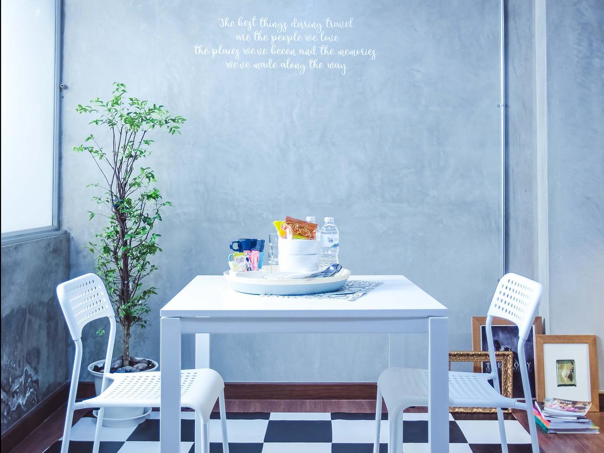Five Stars Ratchada 19 Hostel Bangkok Exterior photo