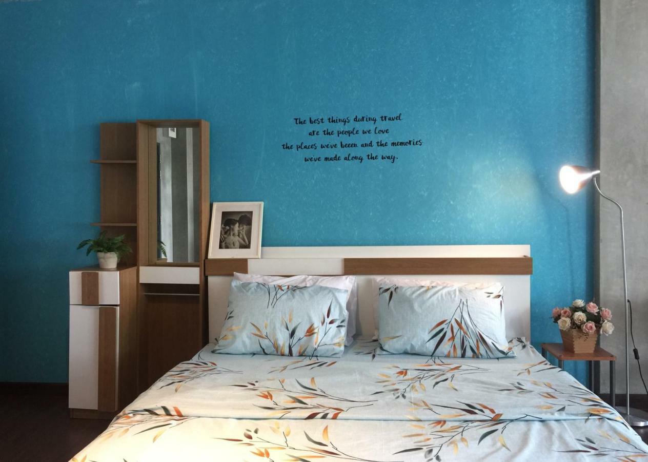 Five Stars Ratchada 19 Hostel Bangkok Exterior photo