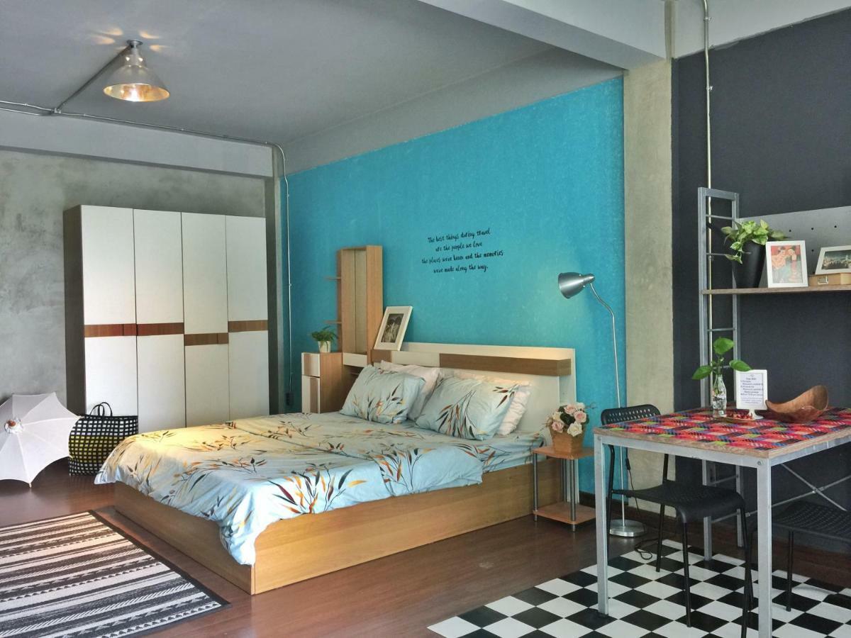 Five Stars Ratchada 19 Hostel Bangkok Exterior photo