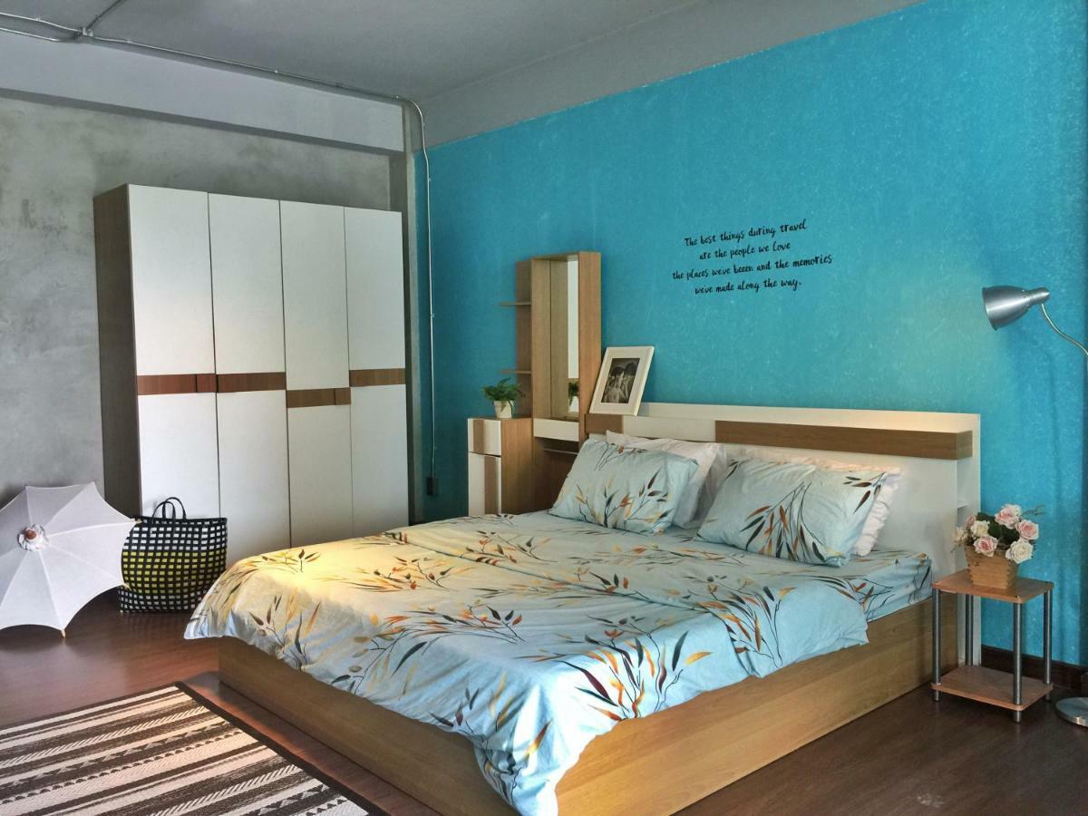 Five Stars Ratchada 19 Hostel Bangkok Exterior photo